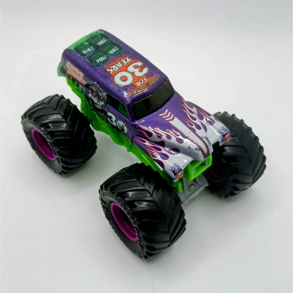 Monster Jam Grave Digger 30th Anniversary Purple Wheels 1/64 Diecast Skull